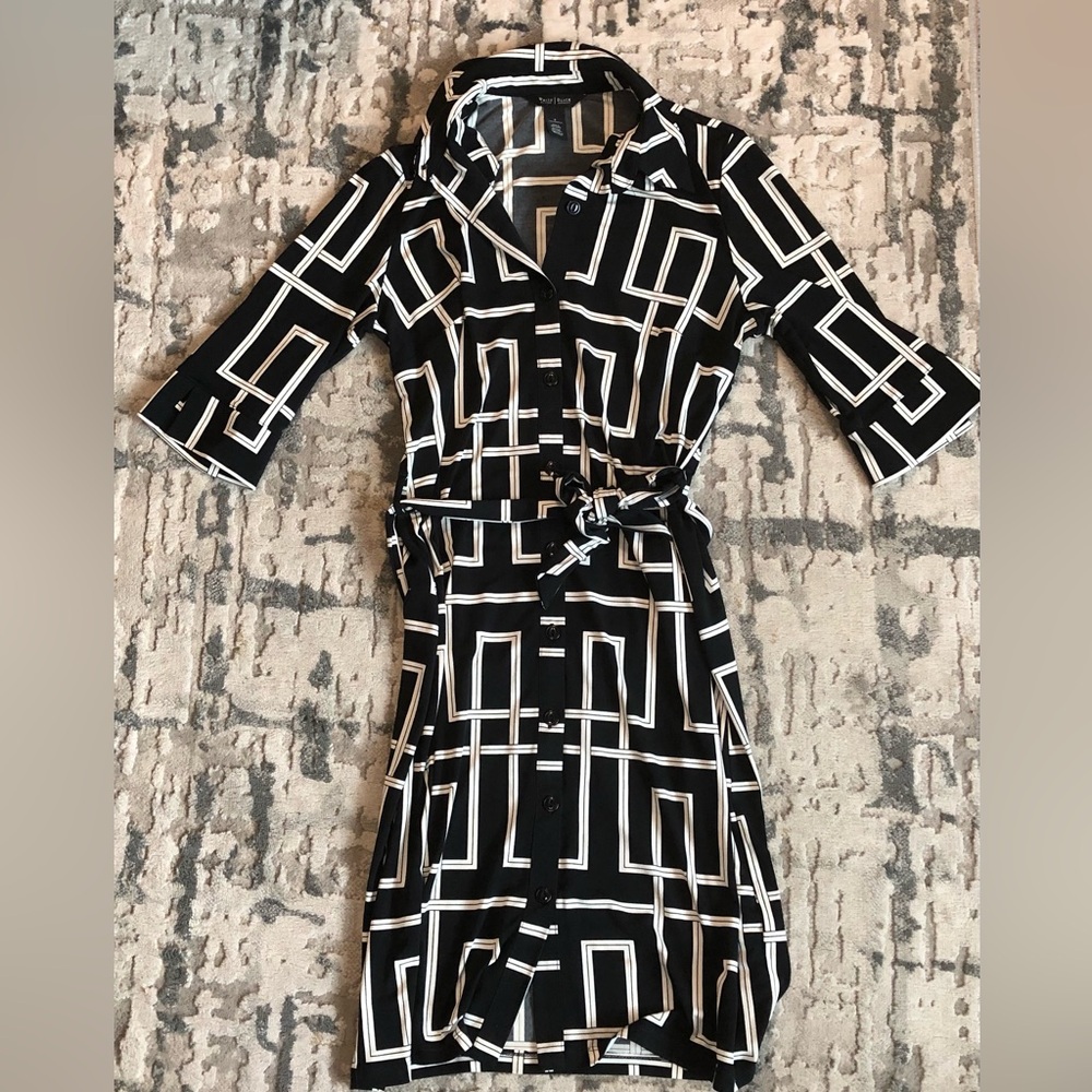 White House Black Market Ivory and Black Wrap Dress 6 Geometric
